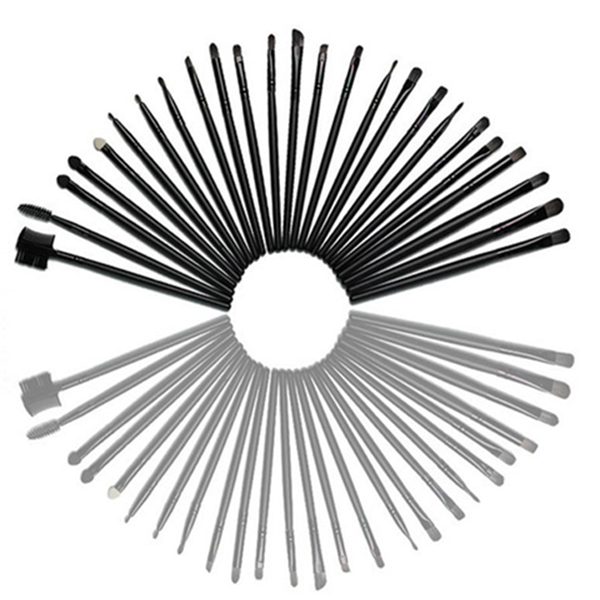 32 Piece Makeup Brush Set with Case in BLACK